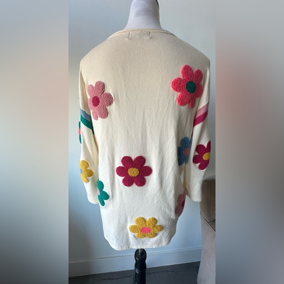 NWT APNY Gerber Daisy Embroidered Three-Quarter Sleeve Sweater Size Small - Picture 5 of 6